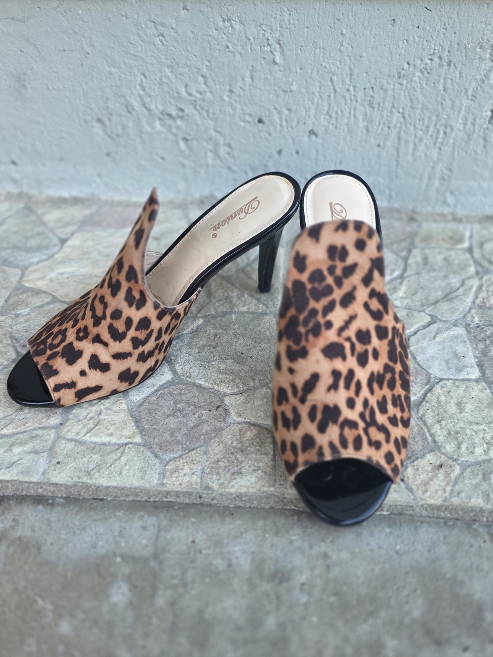 Leopard Print Open-Toe Mule Heels in Tan and Black